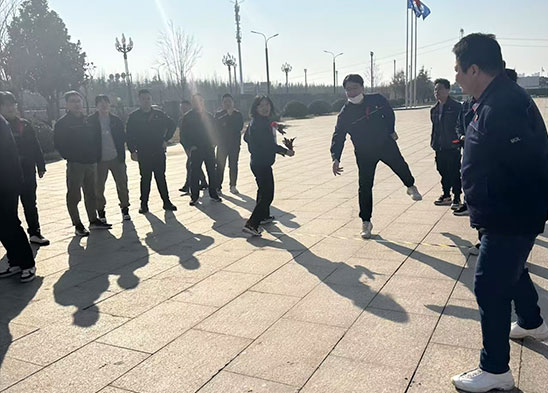 凝心聚力強(qiáng)堡壘，勇毅前行開(kāi)新局